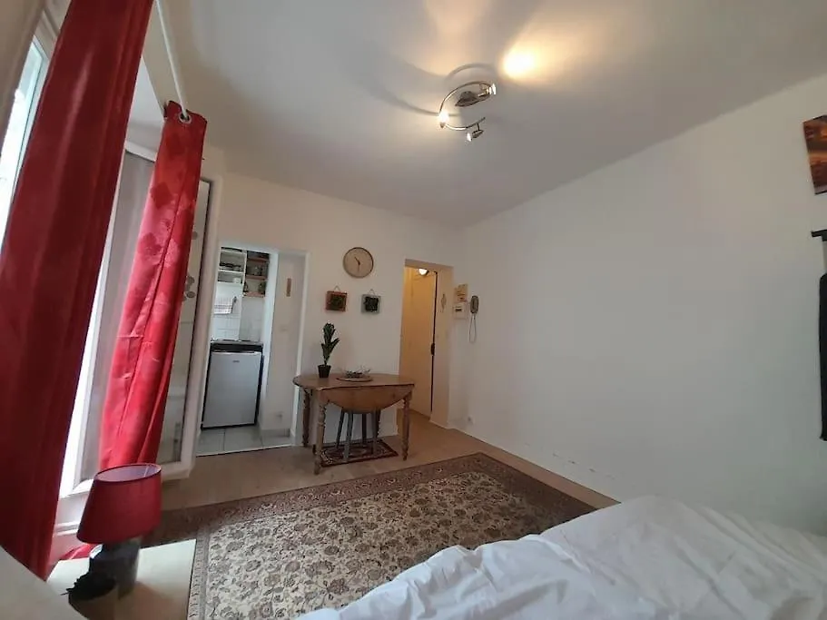 Appartamento Cosy Paris Getaway 0*,  Francia
